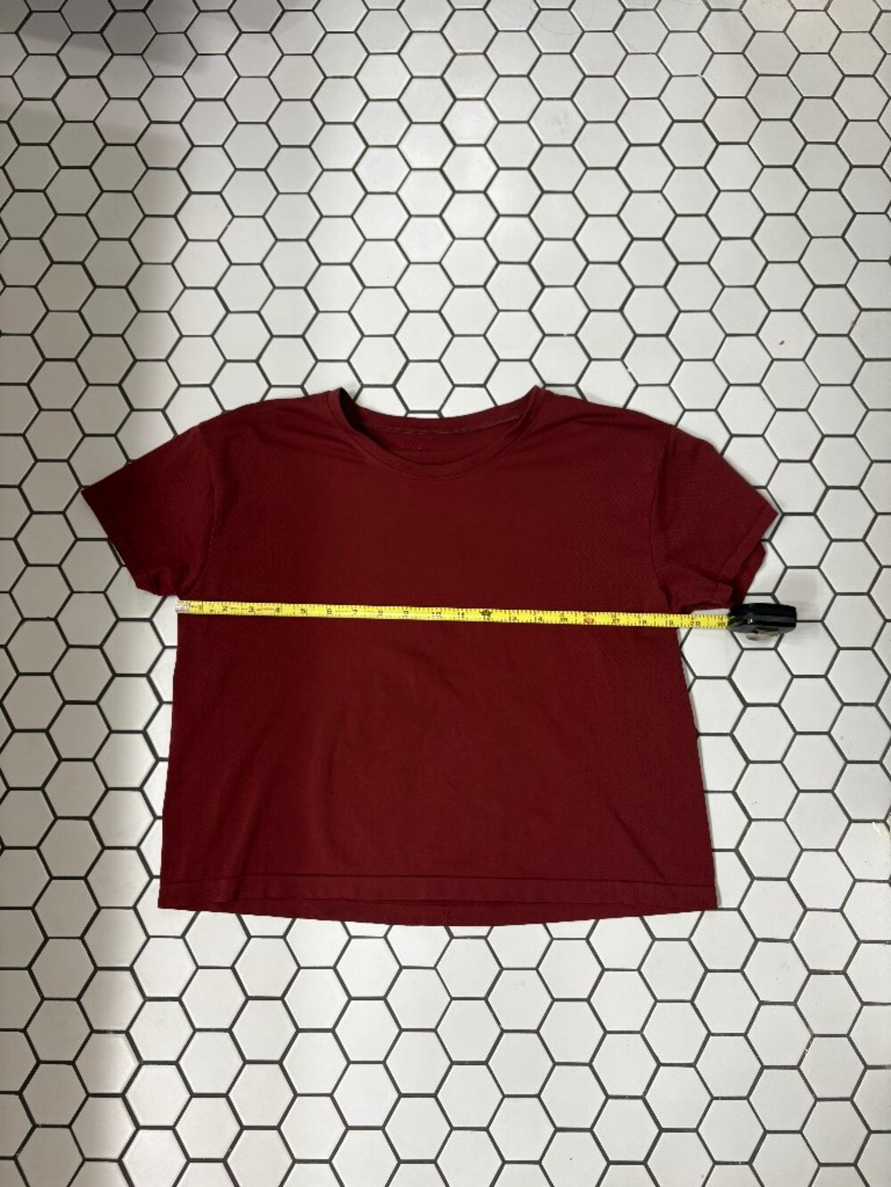 Athleta Cropped Perforated Workout T Shirt Dark Red Size Unknown